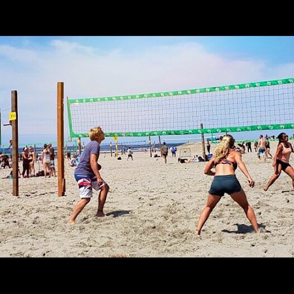 MEET THE POSHER, MARIAH 💛 - Picture 4 of 4